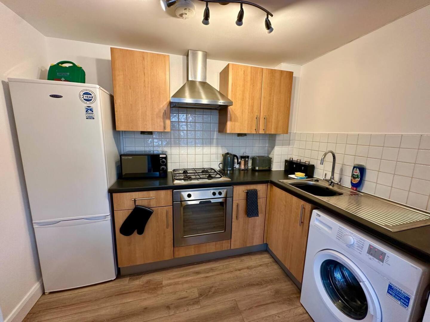 2Br City Side Apartment Belfast Exterior foto