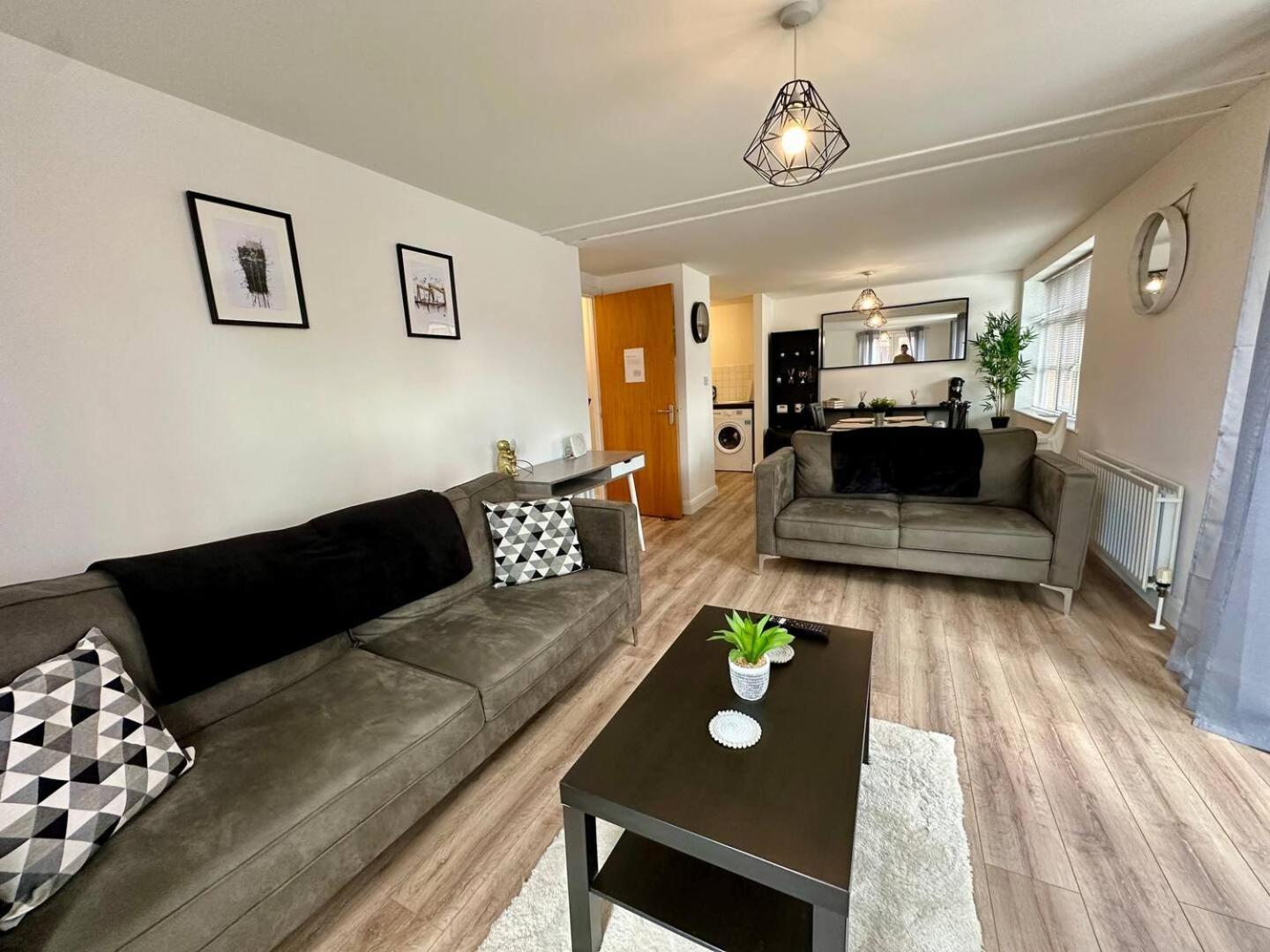 2Br City Side Apartment Belfast Exterior foto