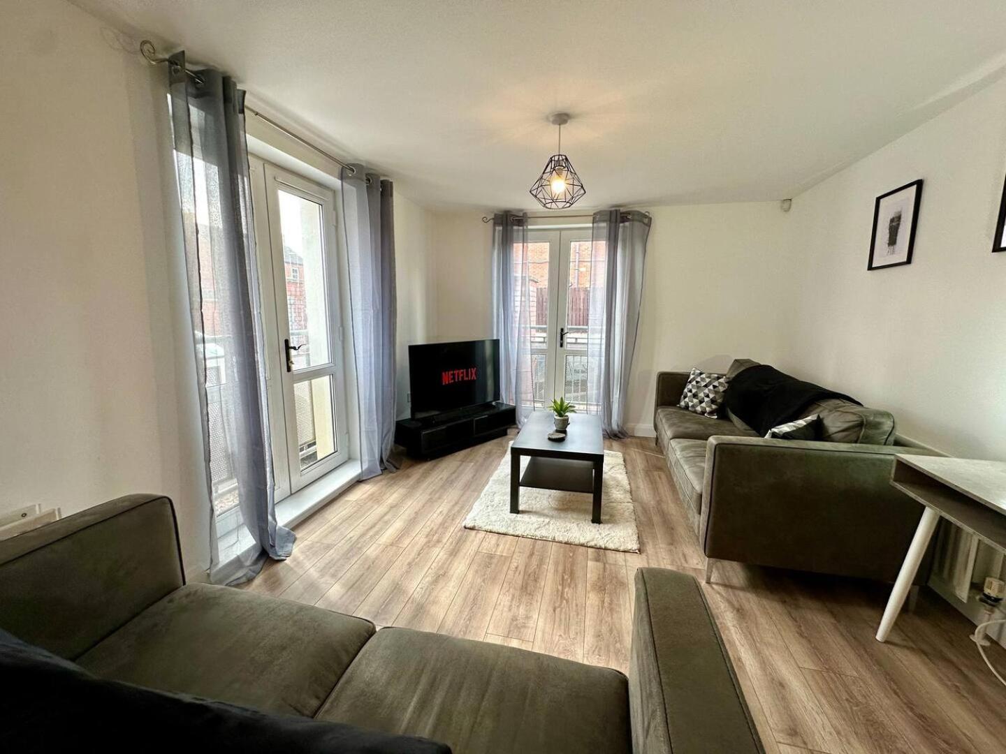2Br City Side Apartment Belfast Exterior foto